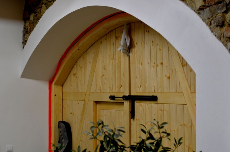 Vintage Barn Door Scene